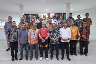 Gubernur Syamsuar Komitmen Dukung Keberlanjutan Industri Media Cetak di Riau